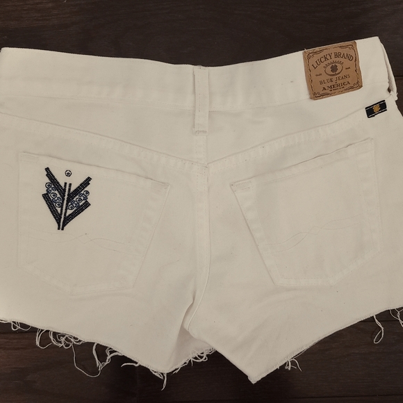 LUCKY BRAND | white cutoff denim shorts - Picture 2 of 3